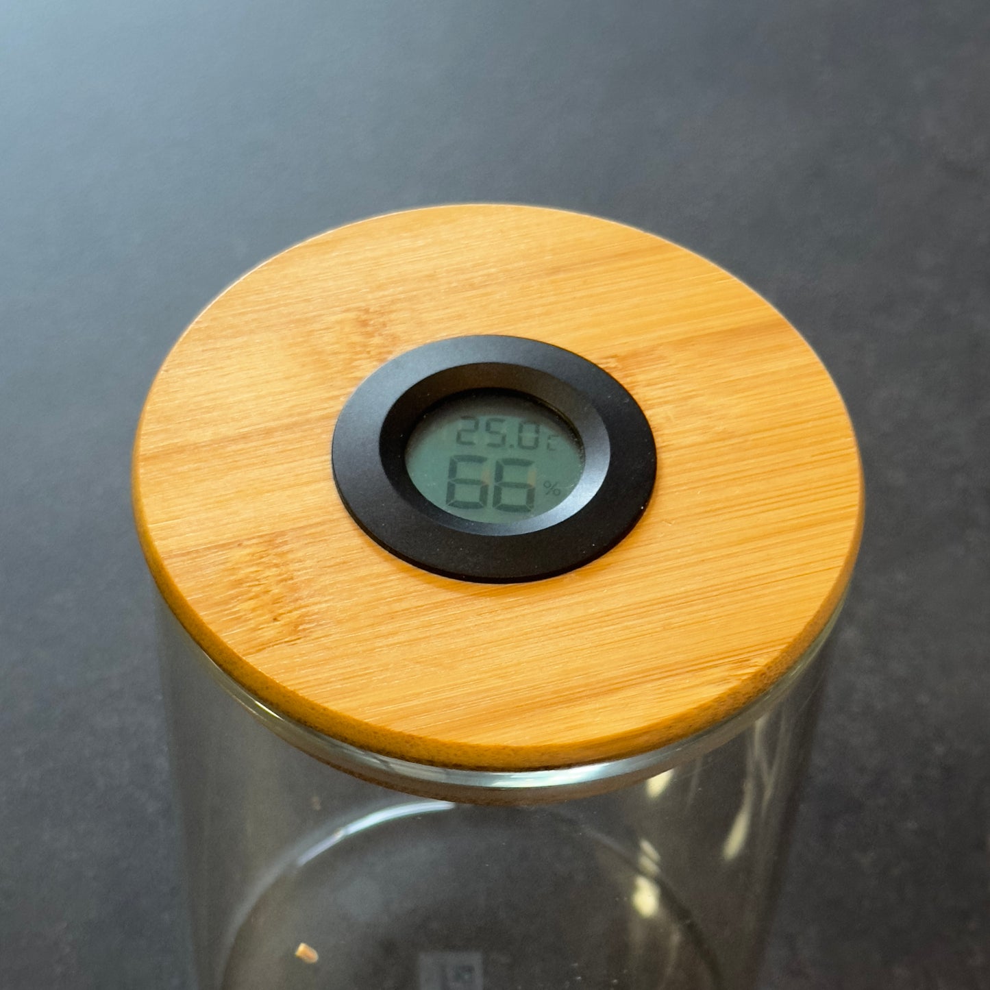 Vorratsdose aus Glas mit Hygrometer