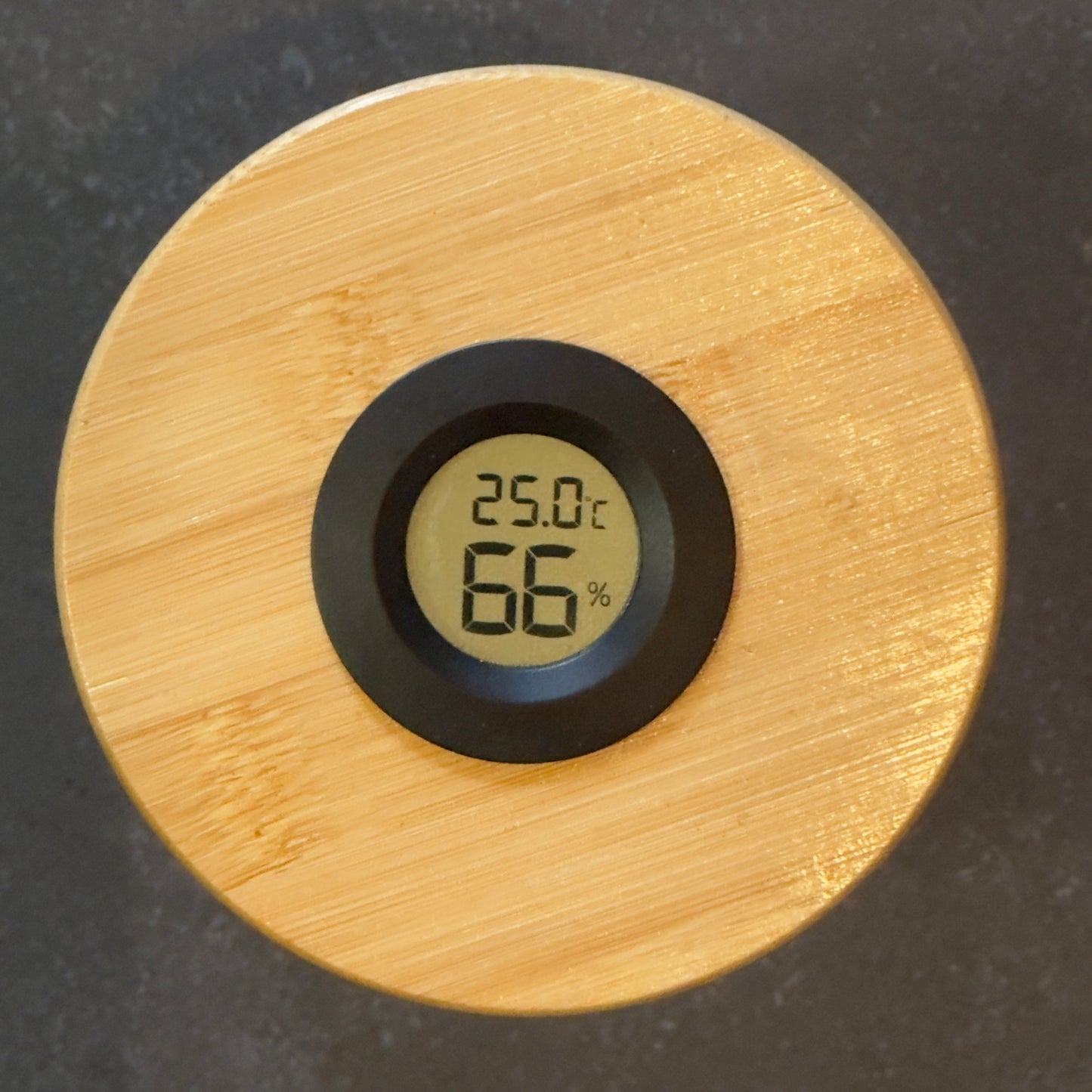 Vorratsdose aus Glas mit Hygrometer