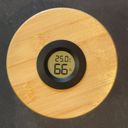 Vorratsdose aus Glas mit Hygrometer
